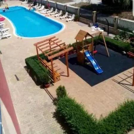 Appartement двустаен с басейн глобал